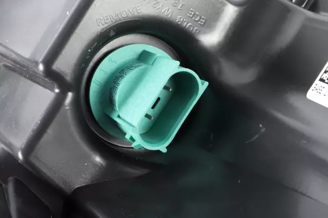 Headlamp (Replaces Part Numbers 84573719 and 84721417) - GM (84887857)