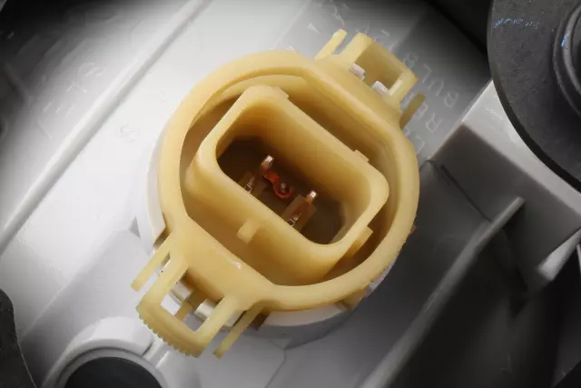 Front Driver Side Fog Lamp Bezel - GM (23178897)