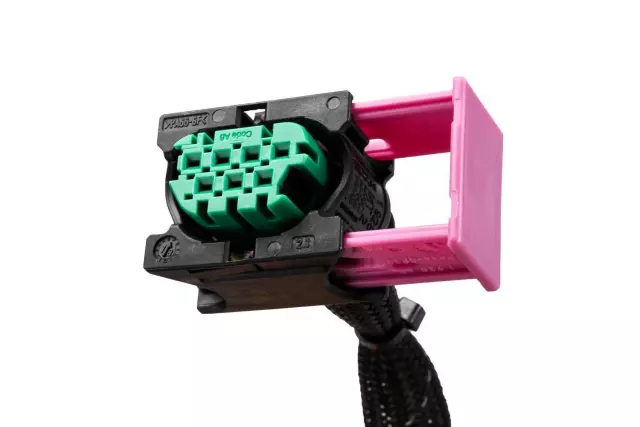 84412925 - : Reservoir Kit for GM Image