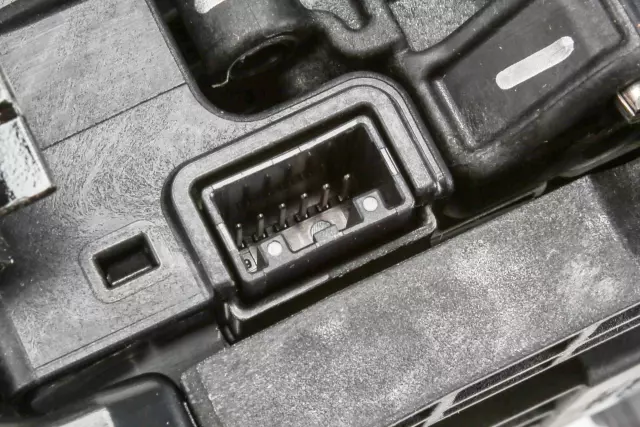 Automatic Transmission Shift Lever Assembly - GM (95405020)