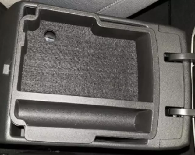 F3F16AU000 - Interior: Center Console Tray for Hyundai Image