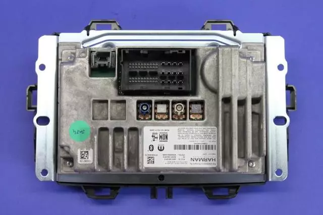 Multi Media Radio - Mopar (5VV65LXHAA)