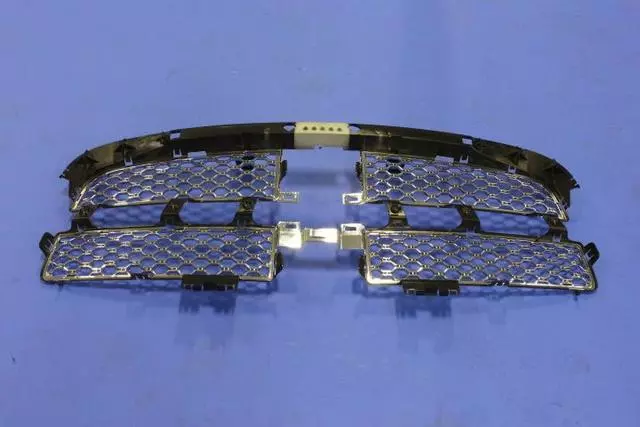 Grille Kit - Mopar (82211742AB)