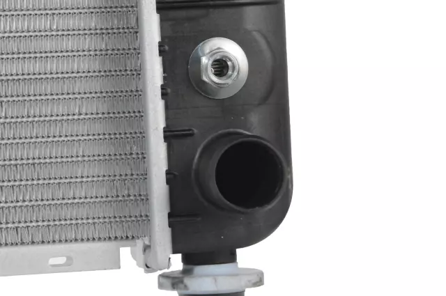 22840116 - Cooling System: Radiator for GM Image
