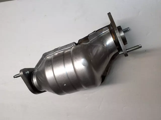 Catalytic Converter - Nissan (208A3-EA21B)