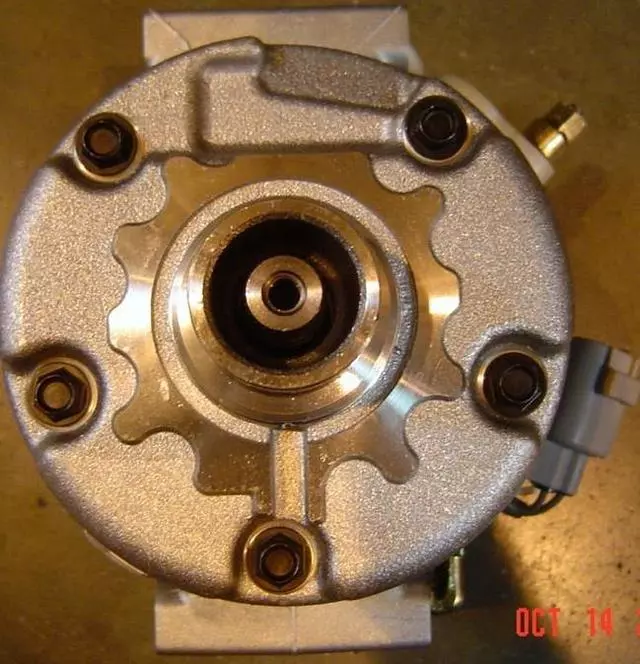 Compressor - Toyota (88320-07040-84)