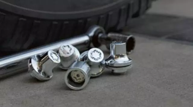 Genuine Toyota Wheel Lock Set - Toyota (00276-00901)