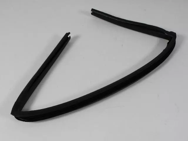 Rear Door Flush Glass Weatherstrip, Right - Mopar (4814638AC)