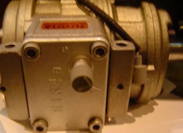 Compressor - Toyota (88320-08010-84)