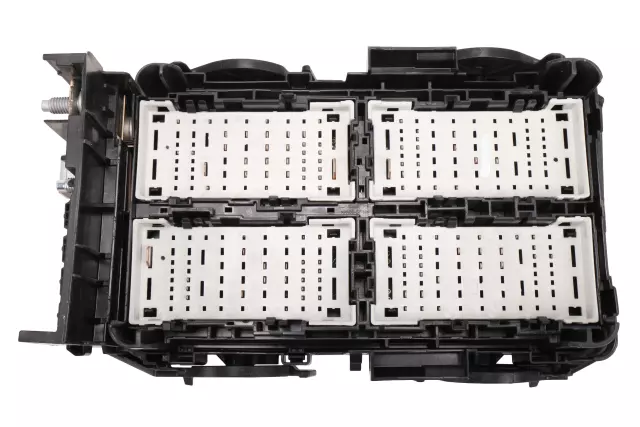 Engine Wiring Harness Junction Block - GM (84181105)