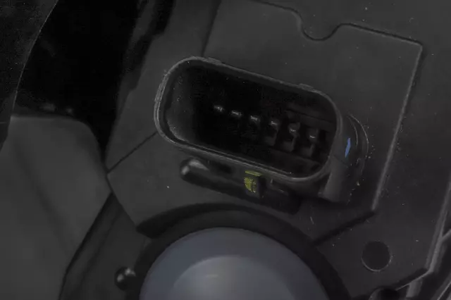 55509565 - : Intake Manifold with Throttle Body for GM Image