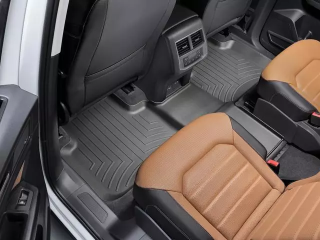 Muddybuddy, Floor Liner (Captain Chairs) - Volkswagen (3CN-061-541-C-DSP)