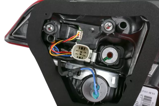 84086140 - : Rear Driver Side Closure Auxiliary Signal Lamp for GM Image