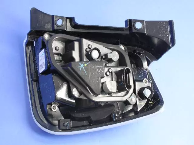 Tail Lamp, Right - Mopar (68084368AH)