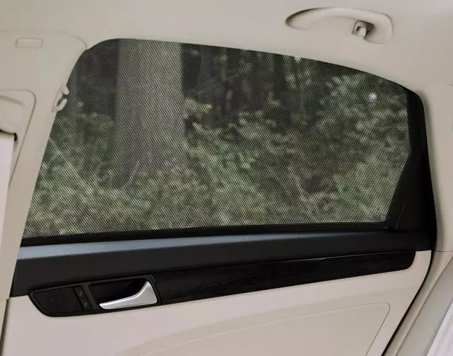 561064365 - : Magnetic Pop-In Sunshade - Passat - Black for Volkswagen: Passat Image