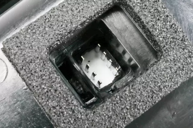 Passenger Side Tail Lamp - GM (22806054)