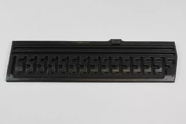 Closeout Panel, Right - Mopar (5NN46DX9AA)