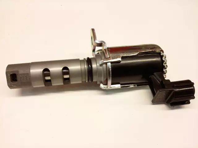 1533028010 - : Engine Variable Valve Timing (Vvt) Solenoid for Scion: tC, xB | Toyota: Camry, Corolla, Highlander, Matrix, RAV4, Solara Image