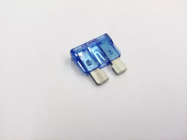 N01713112 - : Fuse for Volkswagen: Arteon, Atlas, Atlas Cross Sport, Beetle, CC, e-Golf, Eos, Golf, Golf Alltrack, Golf R, Golf SportWagen, GTI, Jetta, Passat, Phaeton, R32, Rabbit, Taos, Tiguan, Tiguan Limited, Touareg Image