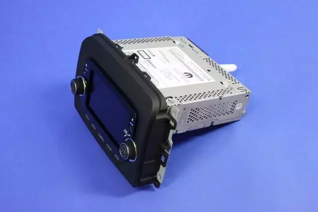 Multi Media Radio - Mopar (5SR38MXHAA)