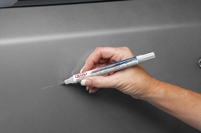UA019TU5014ERGA - Exterior: Touch-Up Paint Pen - Everlasting Silver Erg for Kia: K5, Sorento, Sportage, Telluride Image