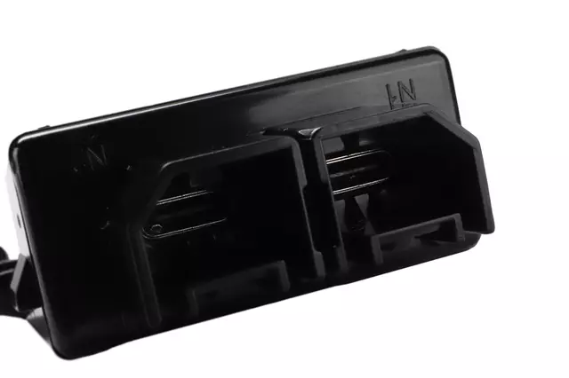 13549945 - : USB Port for GM Image