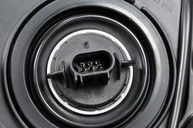 2013-2016 Chevrolet - Driver Side Headlamp Assembly - GM (95281468)