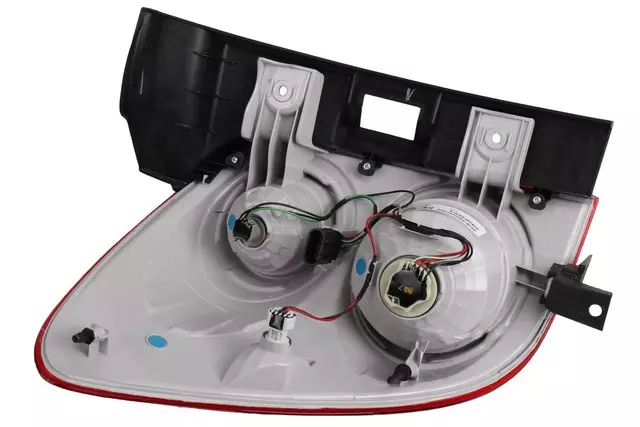 Passenger Side Stop Lamp - GM (23267749)