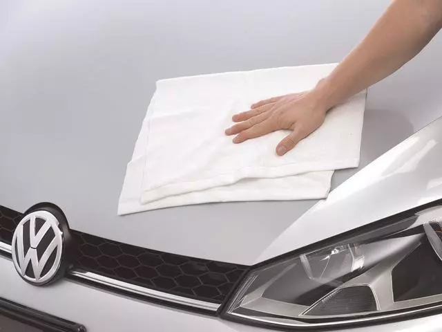 Weathertech® Microfiber Finishing Cloth and Quick Detailer - Volkswagen (000-096-154-B-DSP)