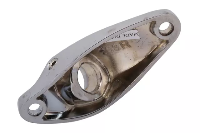 Passenger Side Spot Lamp Bracket - GM (84094015)