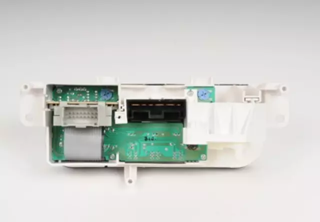 22703512 - HVAC: Dash Control Unit for Saturn: L100, L200, L300, LS, LS1, LS2, LW1, LW2, LW200, LW300 Image image