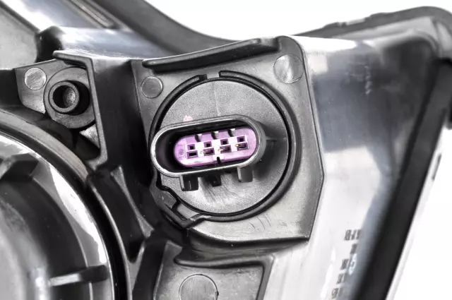 22886834 - Electrical: Headlamp Assembly for GM Image