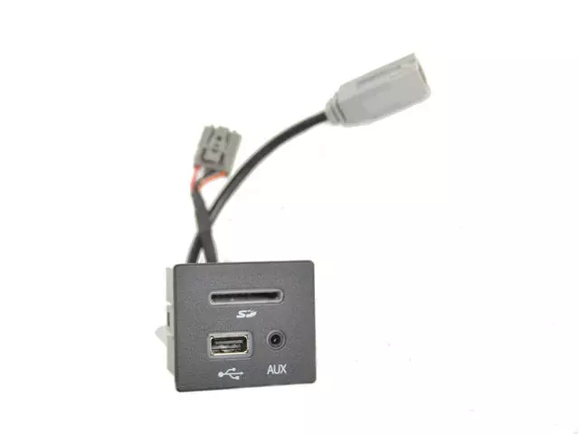 Media Hub Usb Port - Mopar (5043018AB)