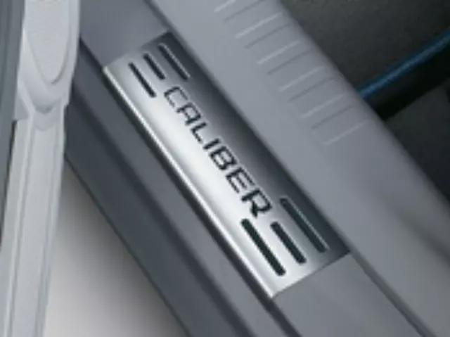 PROTECTOR, DOOR ENTRY - Mopar (82209415)