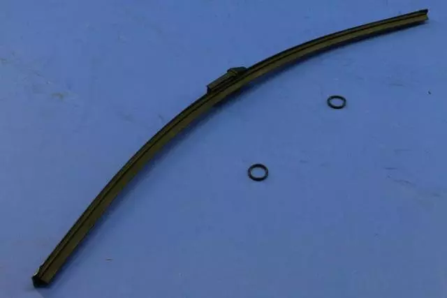 Wiper Blade, Right - Mopar (68166572AA)