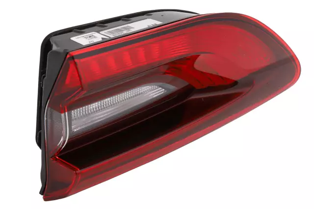 2018-2020 Buick Regal TourX - Rear Passenger Side Combination Lamp - GM (39107537)