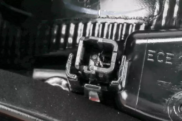 Rear Driver Side Combination Lamp - GM (84341671)