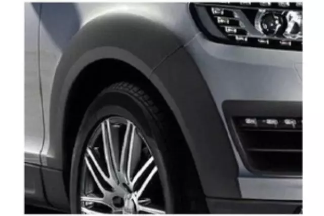 4L0071069C - Exterior: Off Road Package - Wheel Arch Extension Kit for Audi: Q7 Image