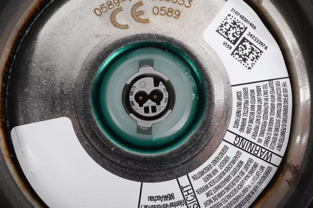 Ebony Steering Wheel Airbag - GM (84400620)