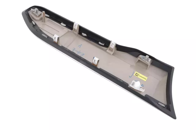 84899546 - : Nameplate for GMC: Sierra 2500 HD, Sierra 3500 HD Image