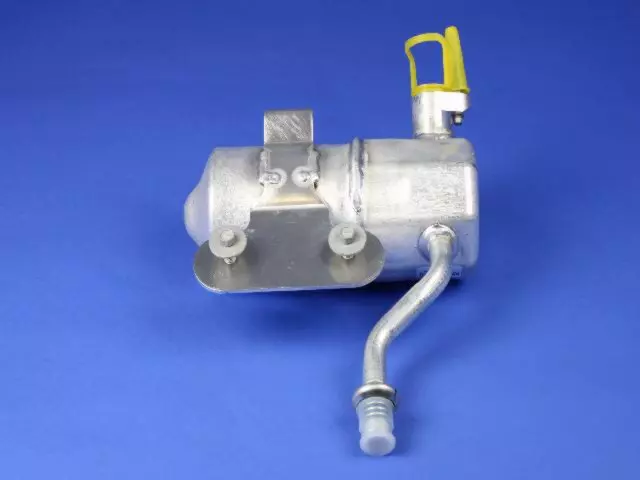 thumbnail image 2 of AC Condenser With Bracket For Dodge Dakota 2000-2004 – Direct Fit – Aluminum 2 of 6