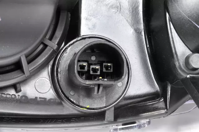 Driver Side Headlamp - GM (22707274)