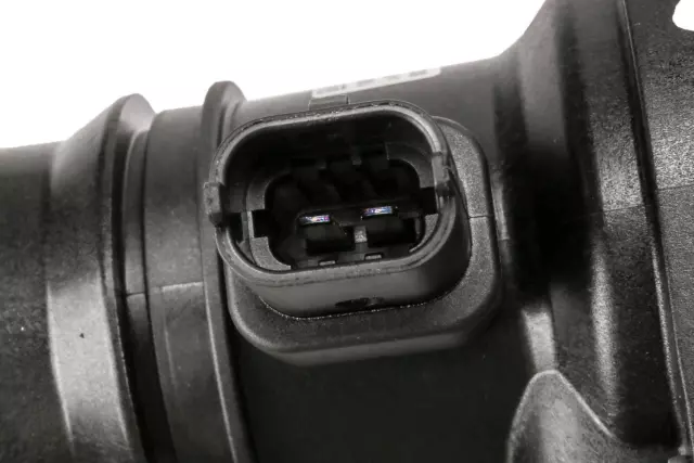 28290048 - : Cover for Buick: Encore | Chevrolet: Cruze, Cruze Limited, Sonic, Trax Image