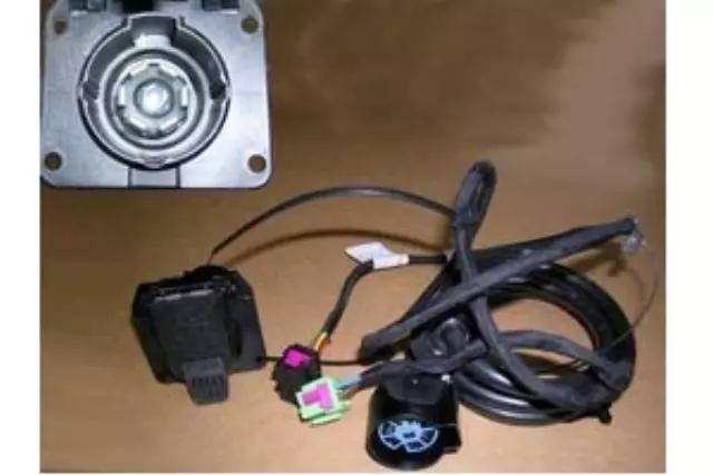 7L0055204U - Hauling: Touareg Trailer Hitch Spare Part for Volkswagen: Touareg Image