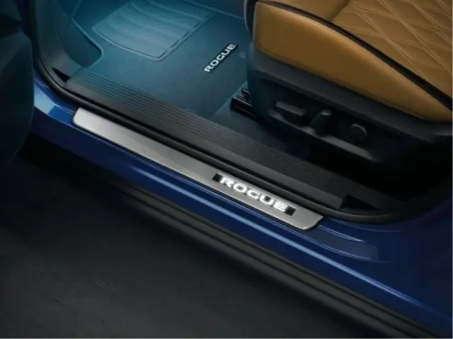 Illuminated Kick Plates - Nissan (T99G6-6RR00)