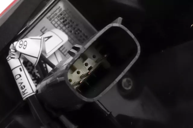 Tail Lamp Assembly - GM (39099115)