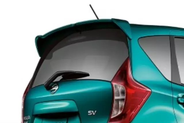 999J144NAH - : Rear Roof Spoiler - Cayenne Red for Nissan: Versa Image
