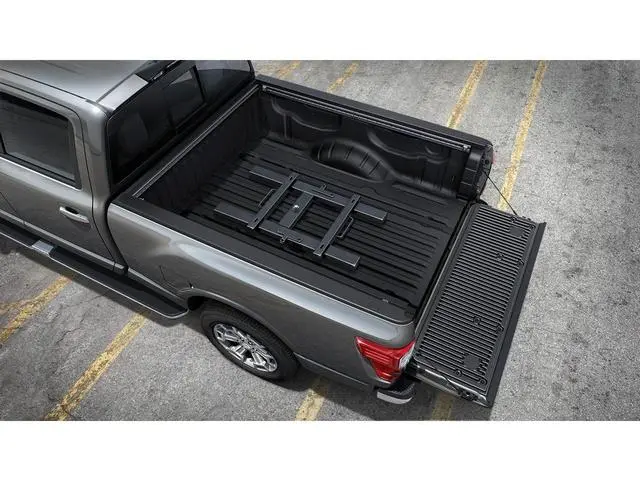 999T5W4198 - Trailering: 5th Wheel Adapter for Nissan: TITAN, TITAN XD Image