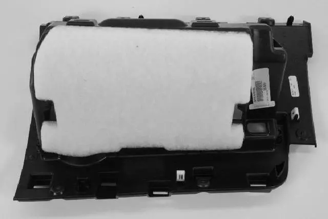 Opening Glove Box - Mopar (1UK70DX9AE)