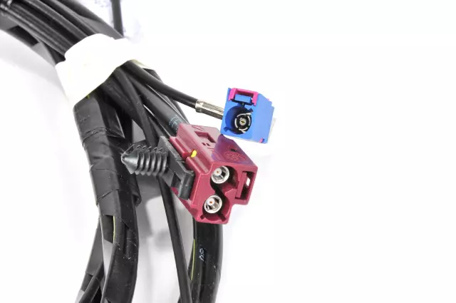 84049650 - Electrical: Antenna Cable for Chevrolet: Express 2500, Express 3500 | GMC: Savana 2500, Savana 3500 Image